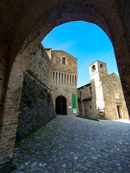 ingresso a Torrecchiara